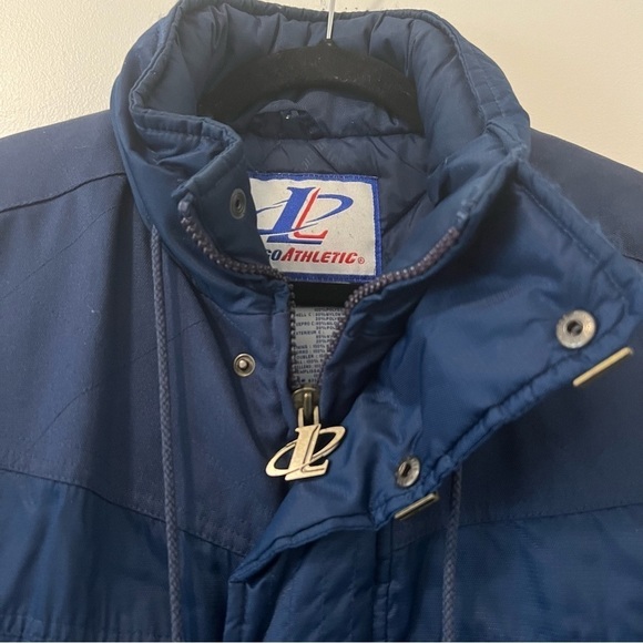 Vintage Logo Athletic University of Notre Dame Navy Blue & Gold Puffer Jacket - Picture 5 of 7